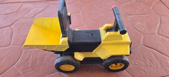 Caterpillar (CAT) Tough Tracks Kids Ride-On Dump Truck (Lights & Sound Working)