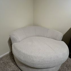 360 Spinning Round Swivel Chair ( Size Of Small Couch) 