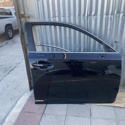 2011-2017 Lexus CT200h Right Front Door 