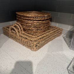 Nestling trays (set of 3) & Placemats Set Of 16