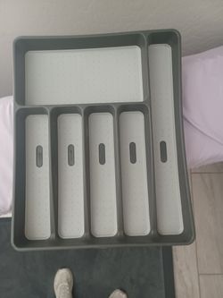 Silverware tray
