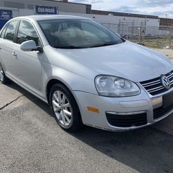 2010 VOLKSWAGEN JETTA 2.5s