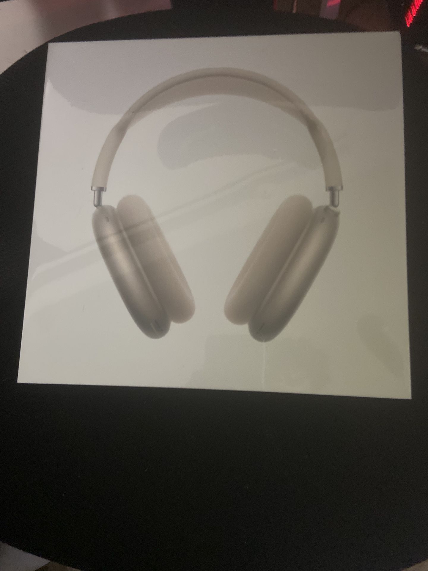 Sealed Starlight AirPods Max — Oxnard CA Brand New