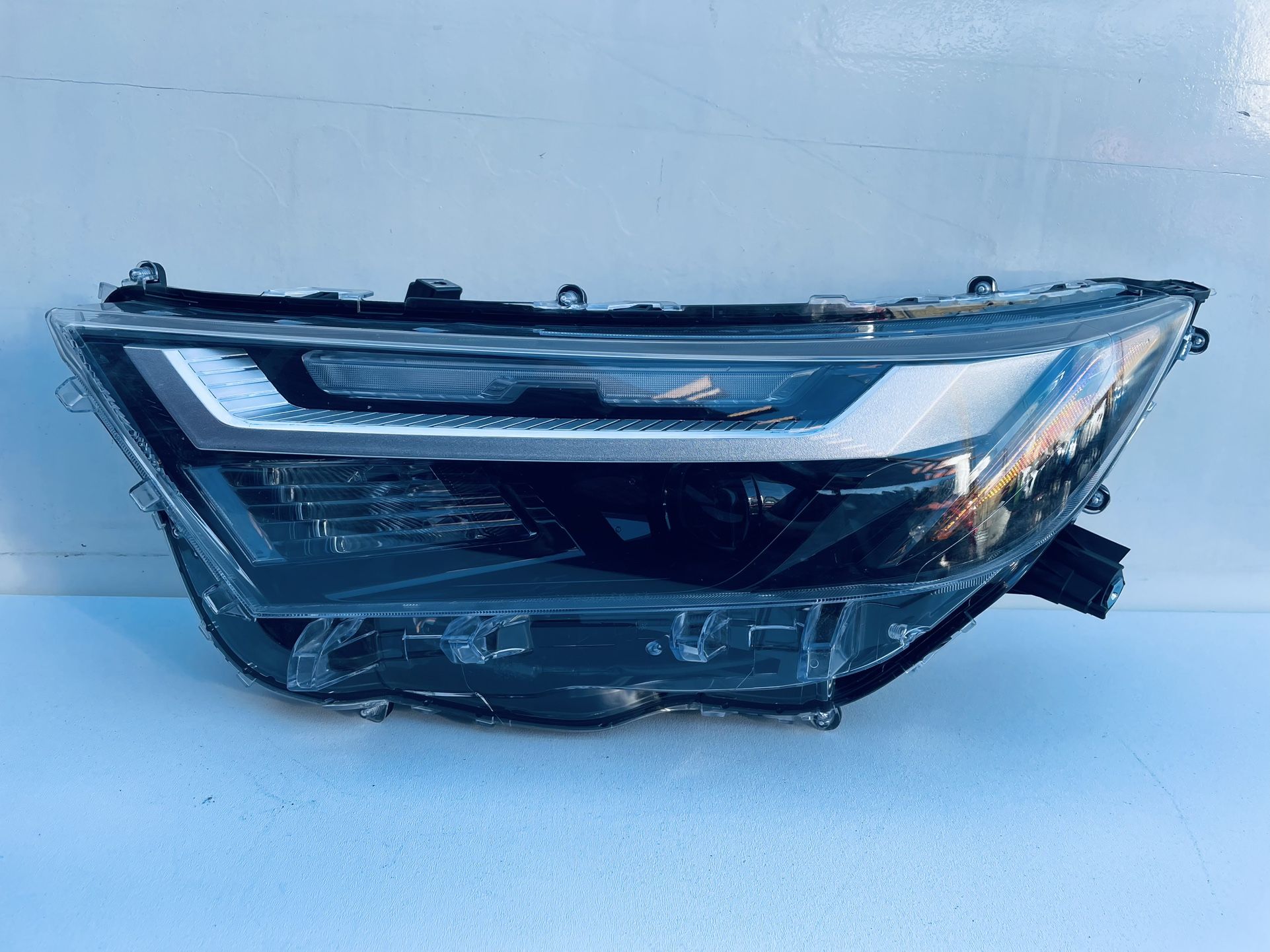 2022-2024 TOYOTA RAV4 LEFT DRIVER SIDE HEADLIGHT LED OEM