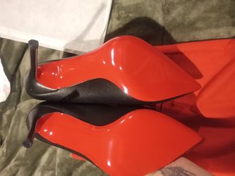 Red bottoms LOUBOUTIN size 6.5 women