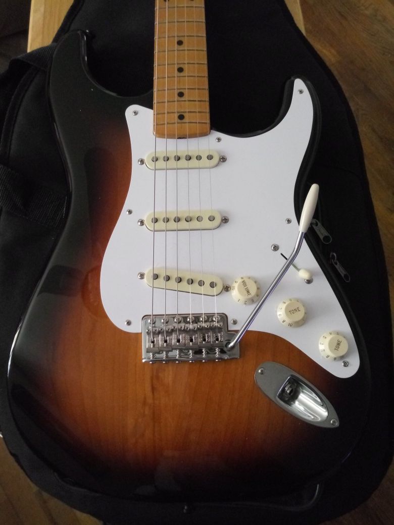 FENDER STRATOCASTER MIM GUITAR