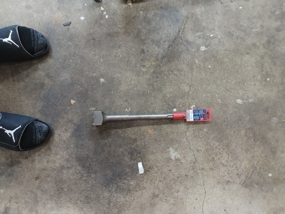 Concrete Bushing Head