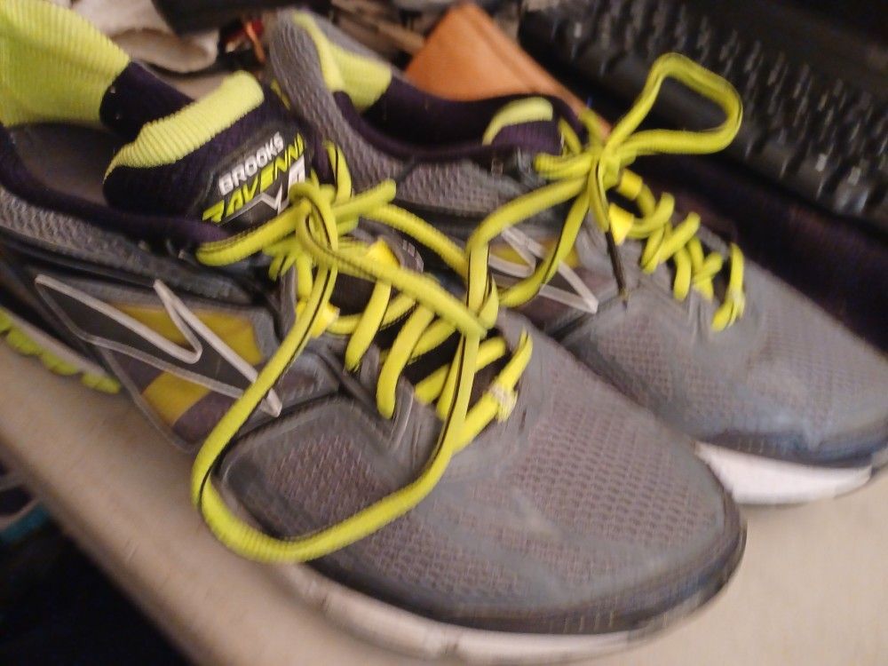 Brooks Ravenna Men's 12 (EE) Wide Running - Main Image