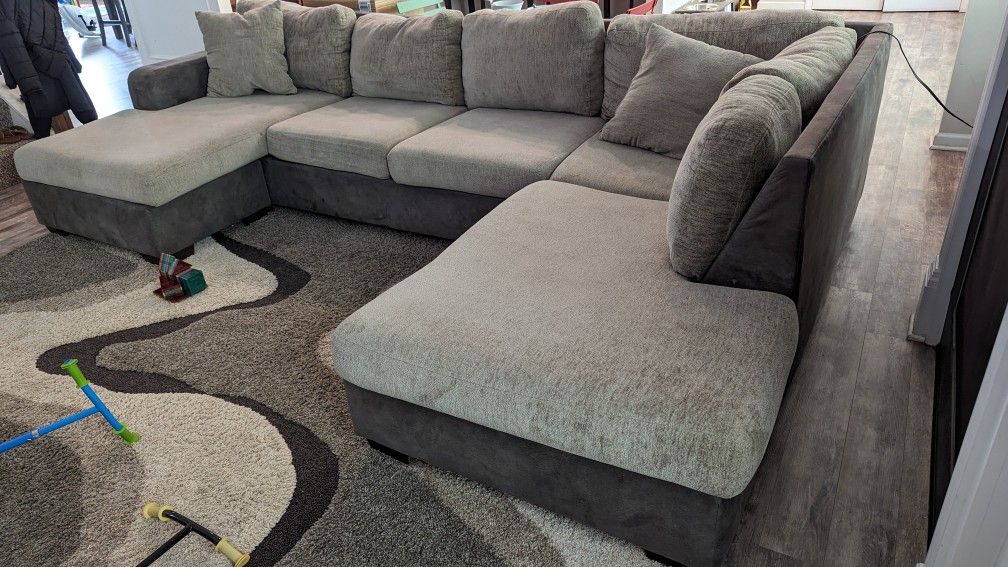 Sectional Couch 