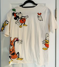 Disney Parks Shirt Mens S Off White 2022 Halloween Mickey Friends Treats Ghost