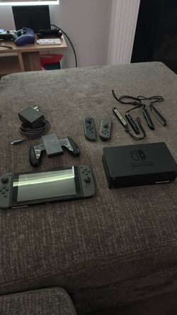 Nintendo Switch (Original/V1) – Console, Dock, 4 Joy-Cons – Works Great