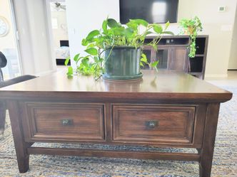 Coffee table with 2 matching side tables