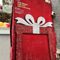 8.5 Ft Outdoor Christmas Present 