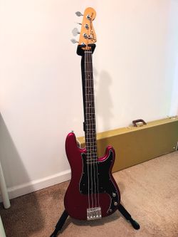 Fender Nate Mendel Precision Bass - Road Worn Candy Apple Red