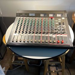 Yamaha MC1202 Mixer