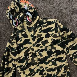 Authentic Bape 1st Camo Shark 