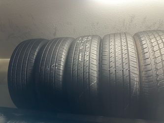 SET OF TIRE 235 65 18 BRIDGESTONE 85% LIFE