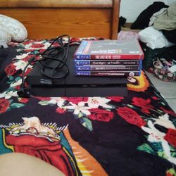 PS4 Console HDMI And Power Cord 4 Games