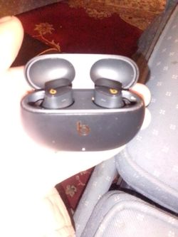 Beats Studio Buds 