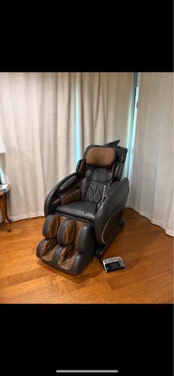 Osaki Full Body Massage Chair with Remote – Great Condition