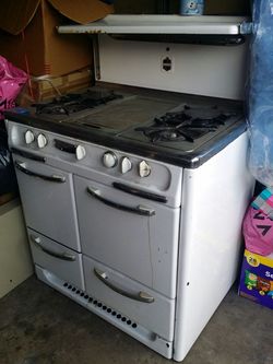 Antique Wedgewood stove in very good condition