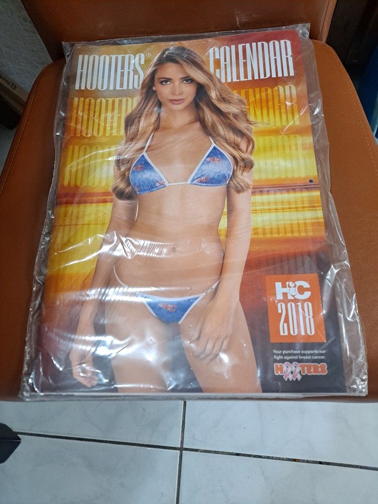 2018 Hooters Girls Calendar Unopened Original Packaging
