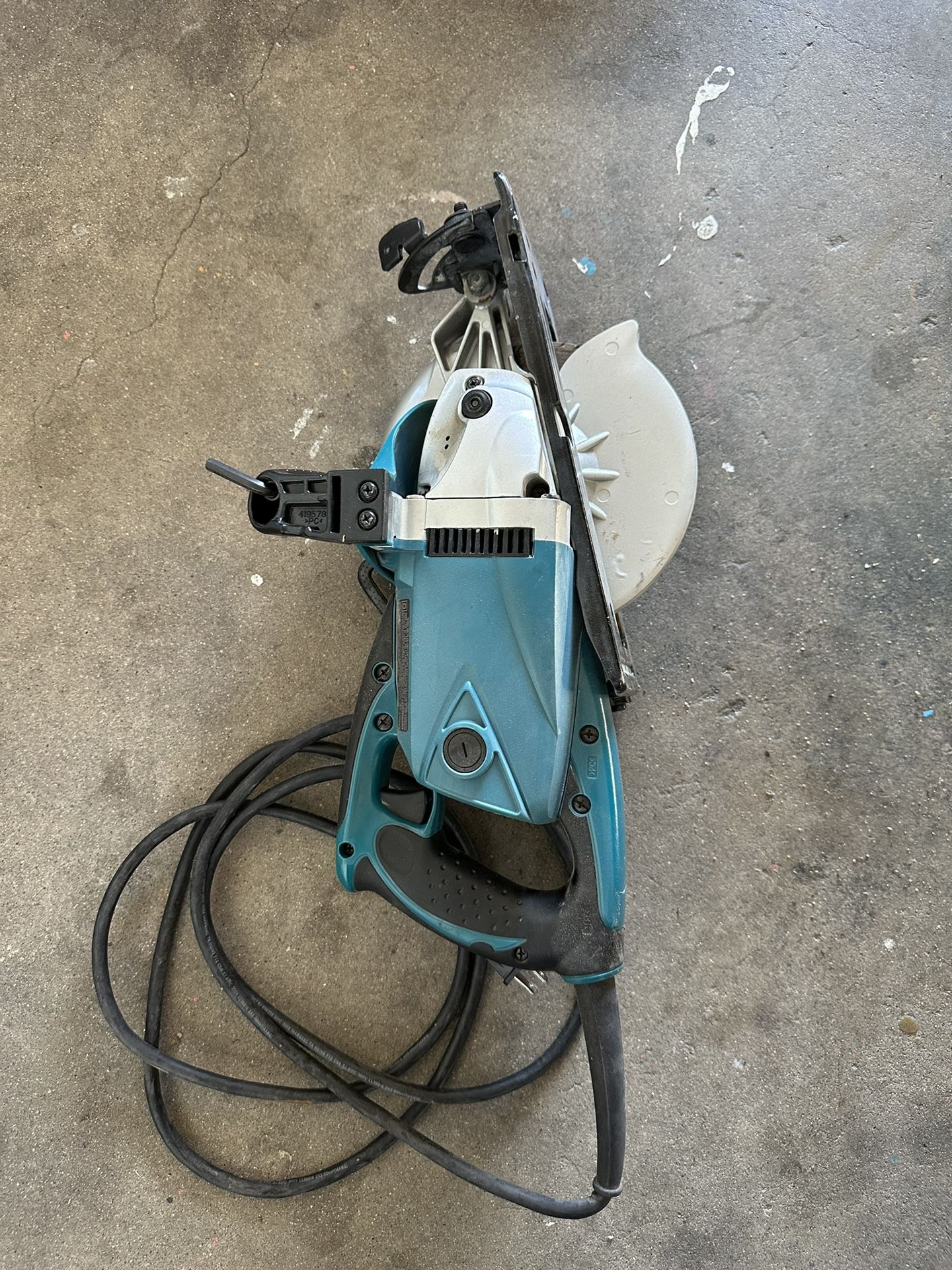 15 Amp 7 1/4 in. Corded Hypoid Circular Saw with 51.5 degree Bevel Capacity and 24T