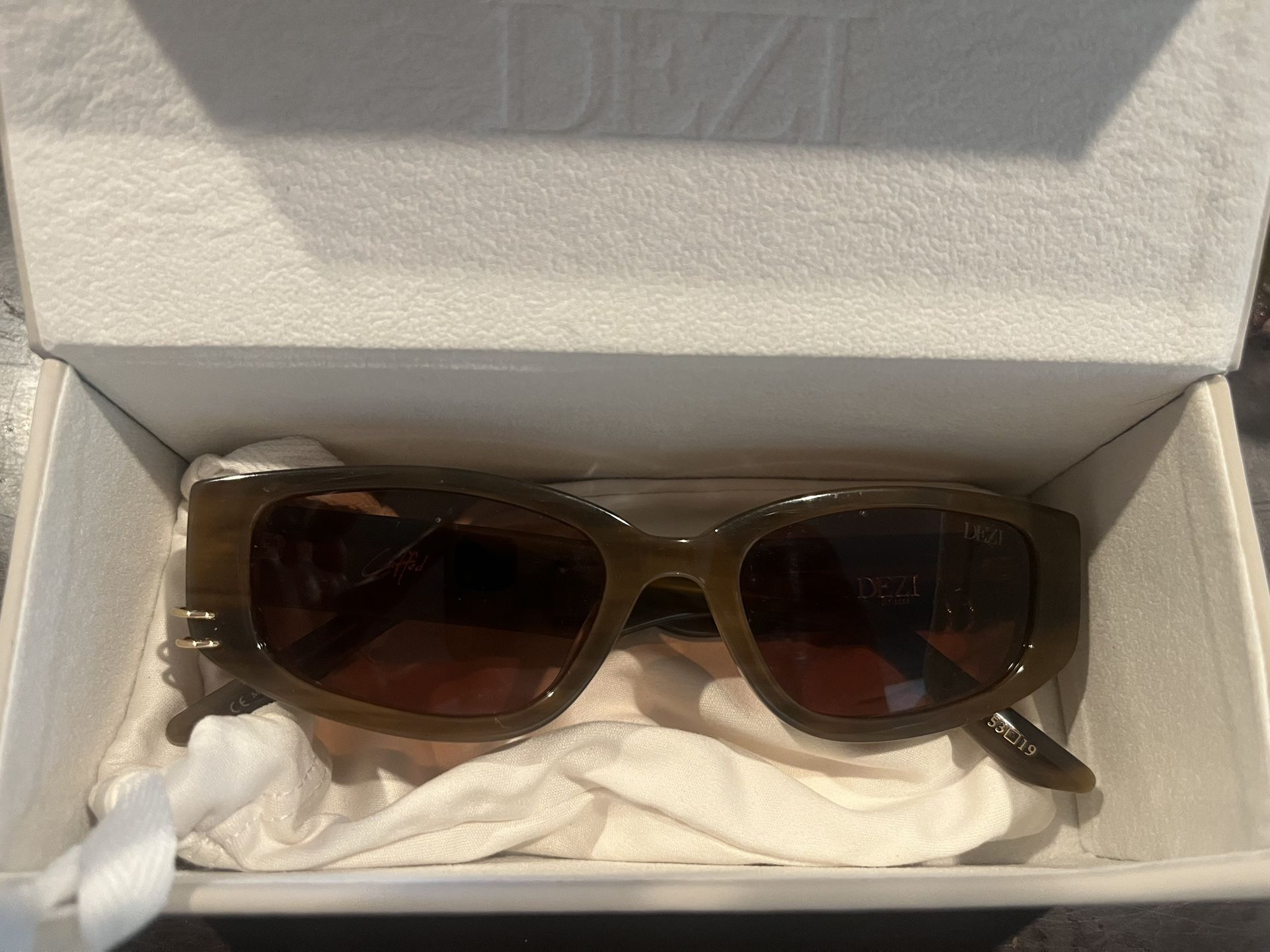 DEZI SUNGLASSES 
