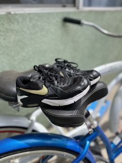 NIKE size 3.5 YOUTH