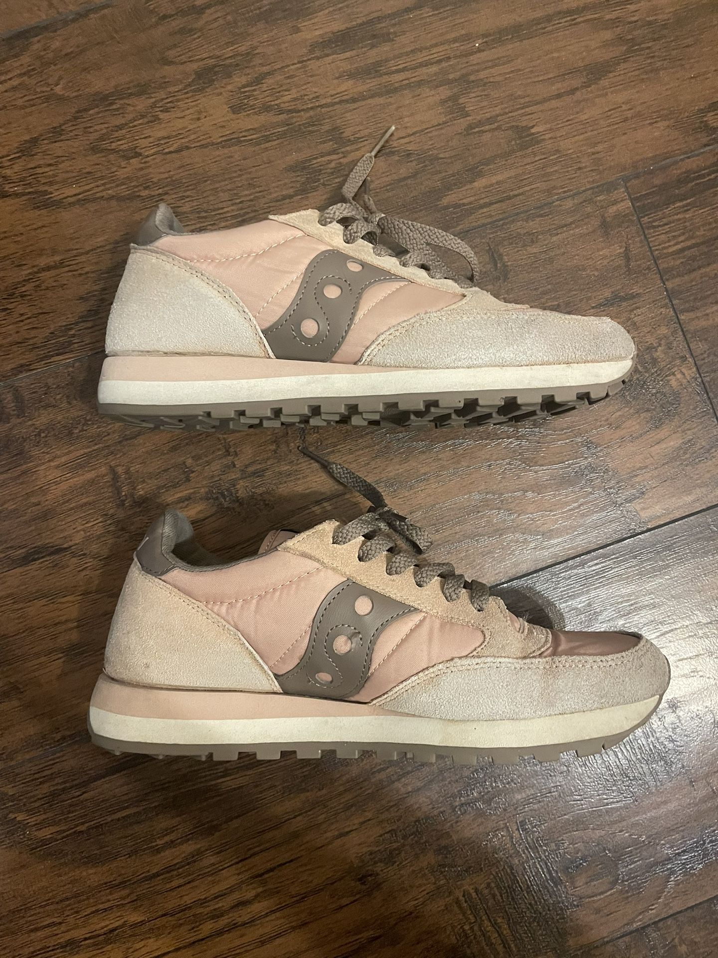 Women Saucony Sneakers Size 8