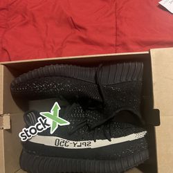 350 Boost Yeezys Oreo  Size 10.5