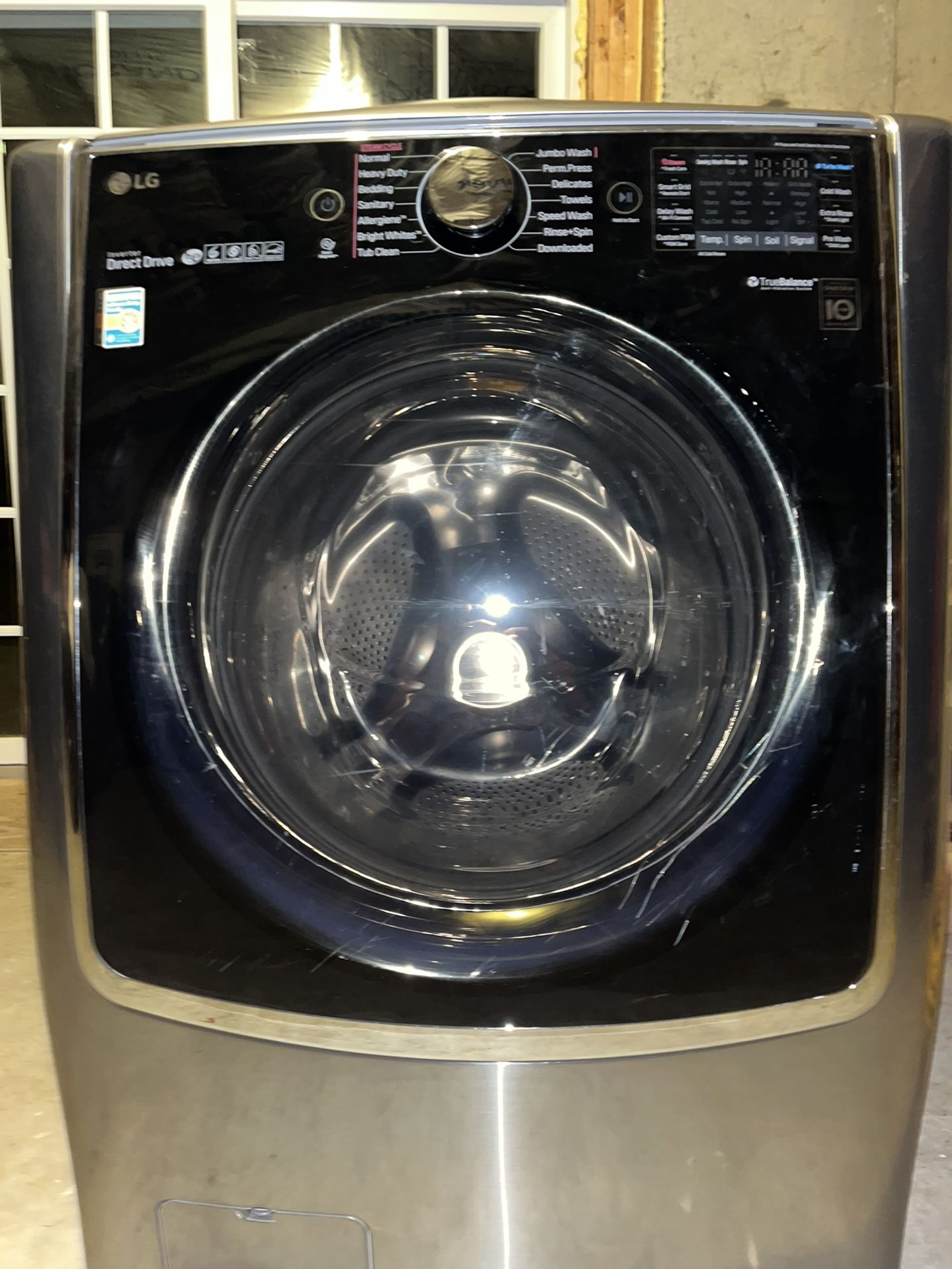 LG – 5.2 Cu. Ft. High Efficiency Smart Front-Load Washer with Steam and TurboWash Technology – Graphite Steel