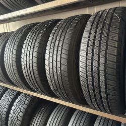 SET OF TIRE 245 65 17 MICHELIN 85% LIFE