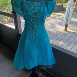 Hi Low Formal Teal With Lining And Net Underlayers
