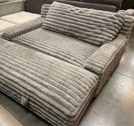 Wills oversize chair grey