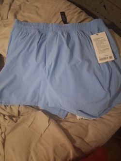 Lululemon pace breaker shorts brand new XL