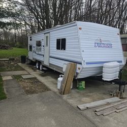 27 Ft Dutchman  Pull Behind RV