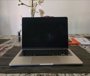 MacBook Air M2 (OBO)