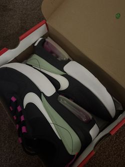 Women’s Nike Size7.5