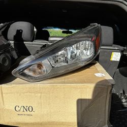 Headlights Ford Focus 2015-2019