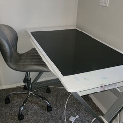 Desk With Chair 