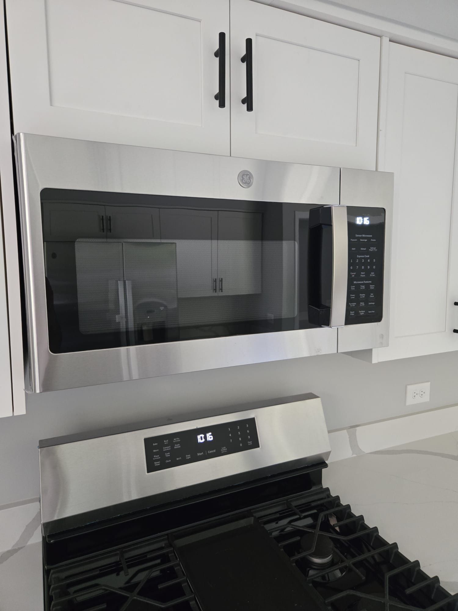 Brand New GE Microwave Oven