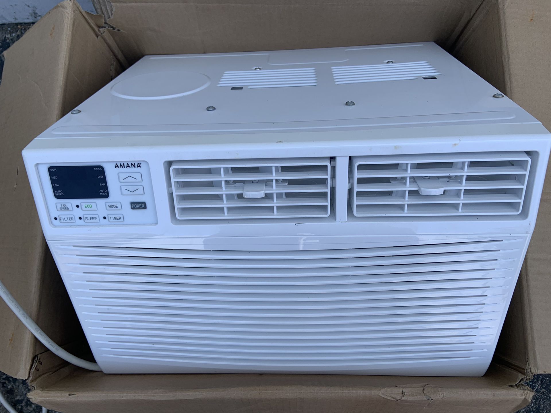 Amana 6,000 BTU Window Air Conditioner with Dehumidifier and Remote AC 250 sqft