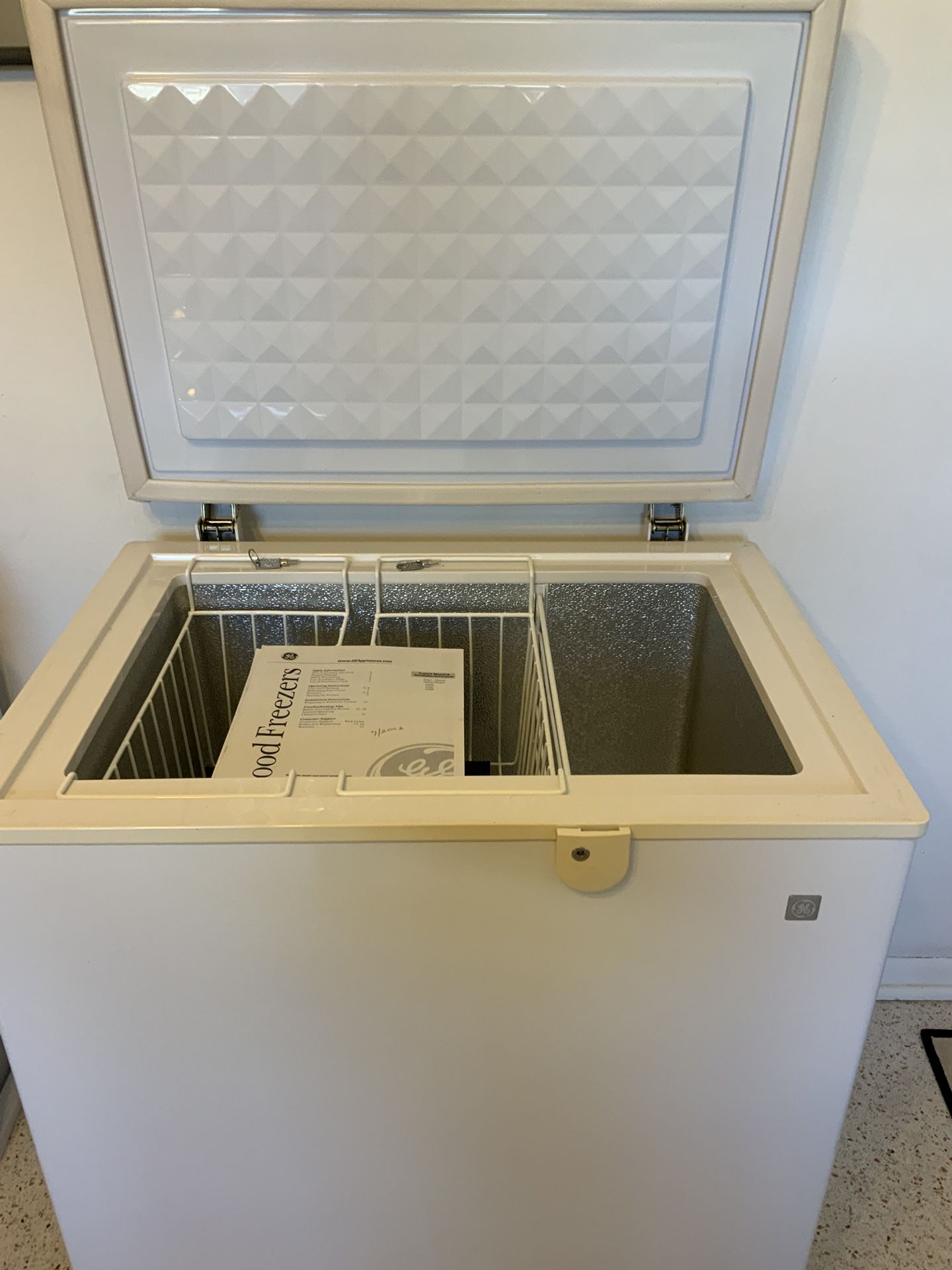 GE Chest Freezer 