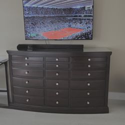 Dresser Dreser Chest . Real Wood North Caroline 