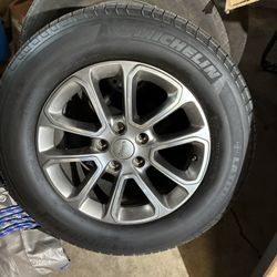 265/60R18 Michelin Tires x4