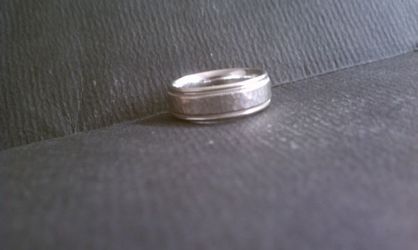 Men's wedding band ring. White gold. Size 9
