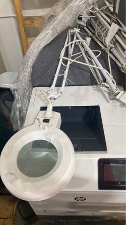 Magnifying glass for electronic repair