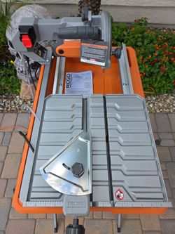 Ridgid 9-Amp 7 in. Blade Corded Wet Tile Saw with Stand