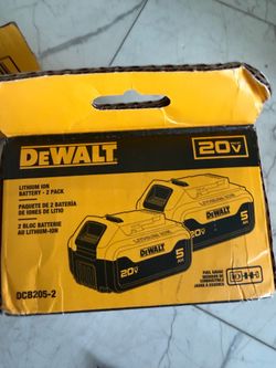 DEWALT 20V MAX 5 Ah Lithium Ion Battery 2-Pack (DCB205-2)